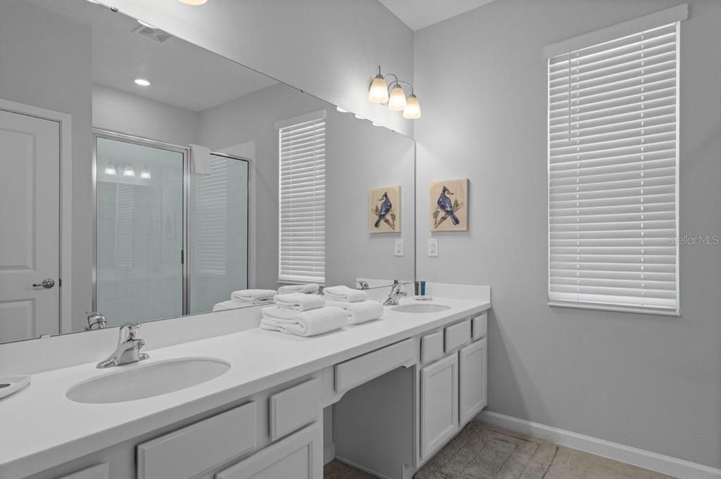 For Sale: $800,000 (8 beds, 5 baths, 2872 Square Feet)