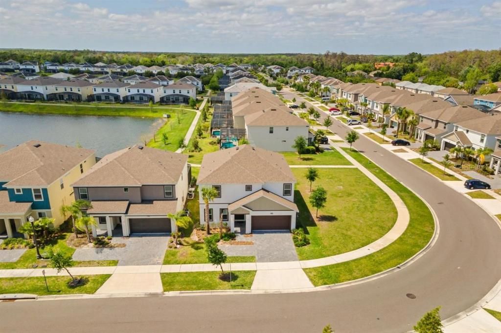 For Sale: $800,000 (8 beds, 5 baths, 2872 Square Feet)
