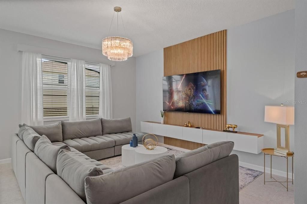 For Sale: $800,000 (8 beds, 5 baths, 2872 Square Feet)