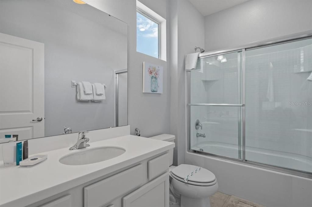 For Sale: $800,000 (8 beds, 5 baths, 2872 Square Feet)