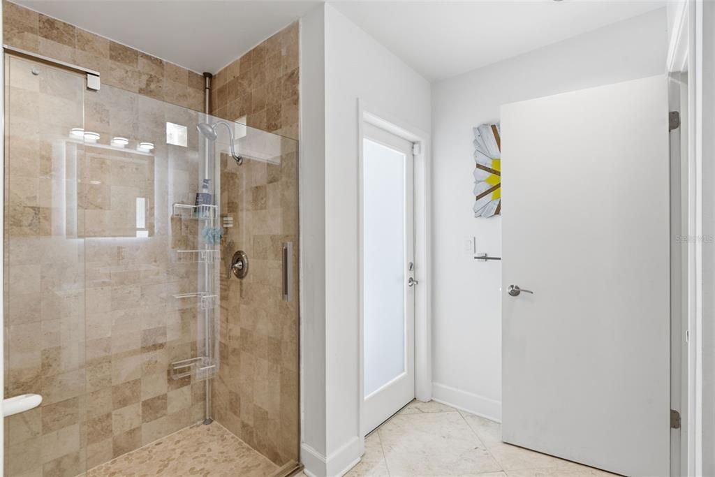 En Venta: $1,400,000 (3 camas, 3 baños, 2314 Pies cuadrados)