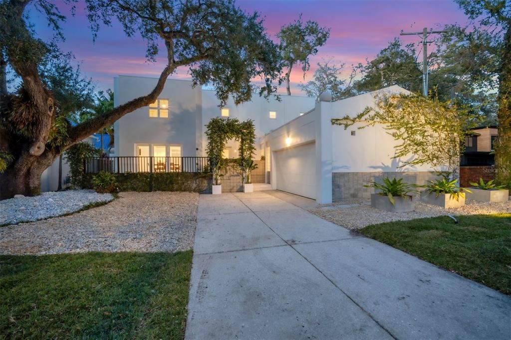 En Venta: $1,400,000 (3 camas, 3 baños, 2314 Pies cuadrados)