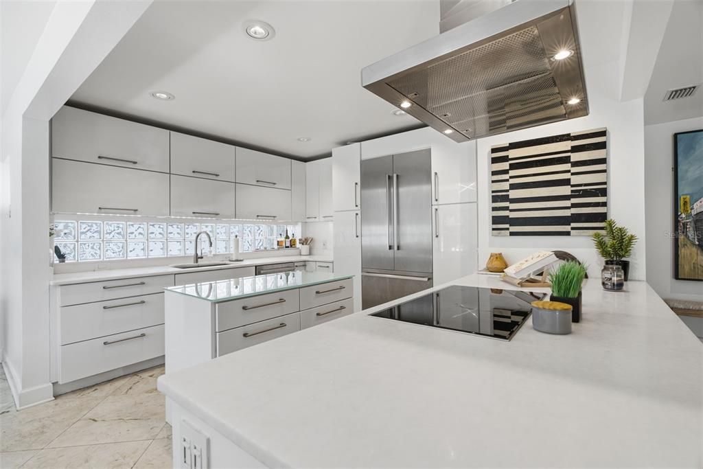 En Venta: $1,400,000 (3 camas, 3 baños, 2314 Pies cuadrados)