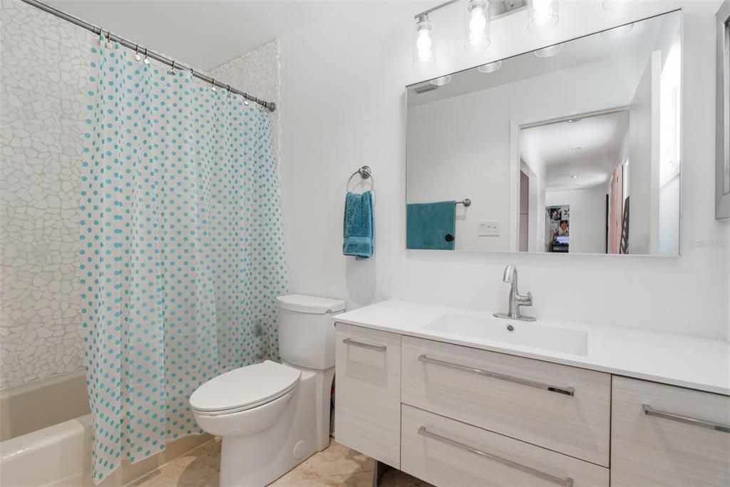 En Venta: $1,400,000 (3 camas, 3 baños, 2314 Pies cuadrados)