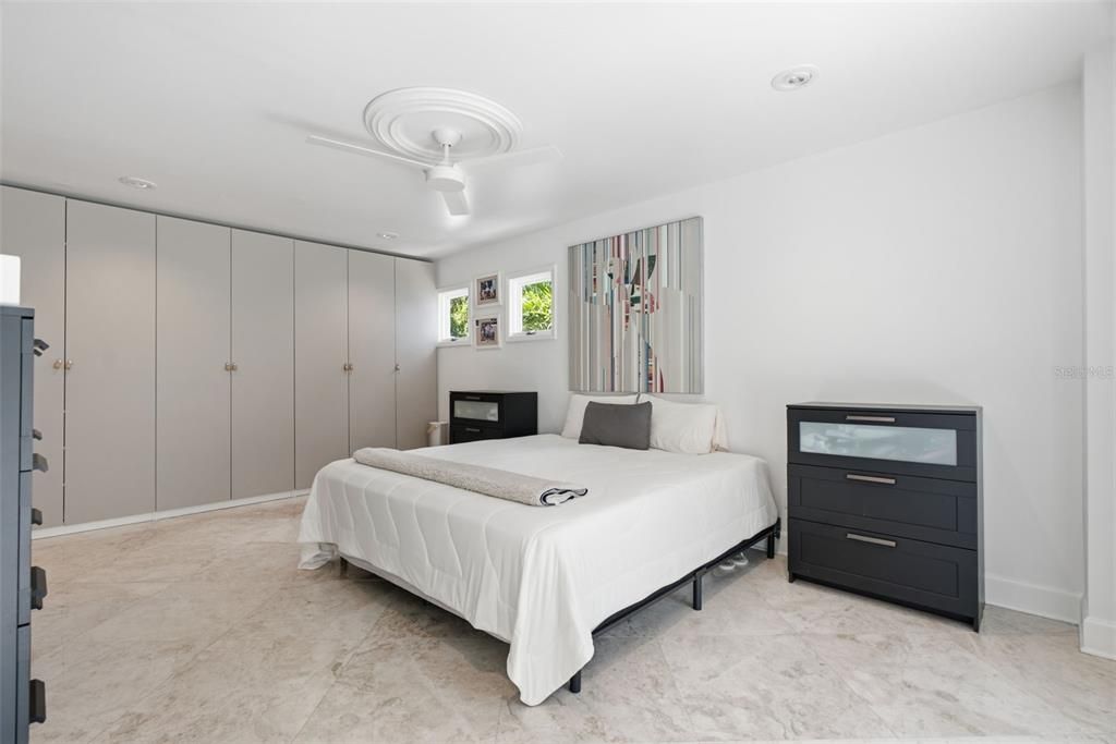 En Venta: $1,400,000 (3 camas, 3 baños, 2314 Pies cuadrados)