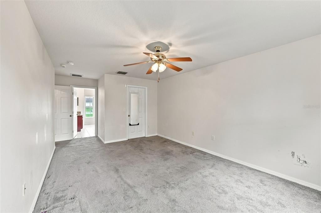 For Sale: $360,000 (4 beds, 2 baths, 2239 Square Feet)