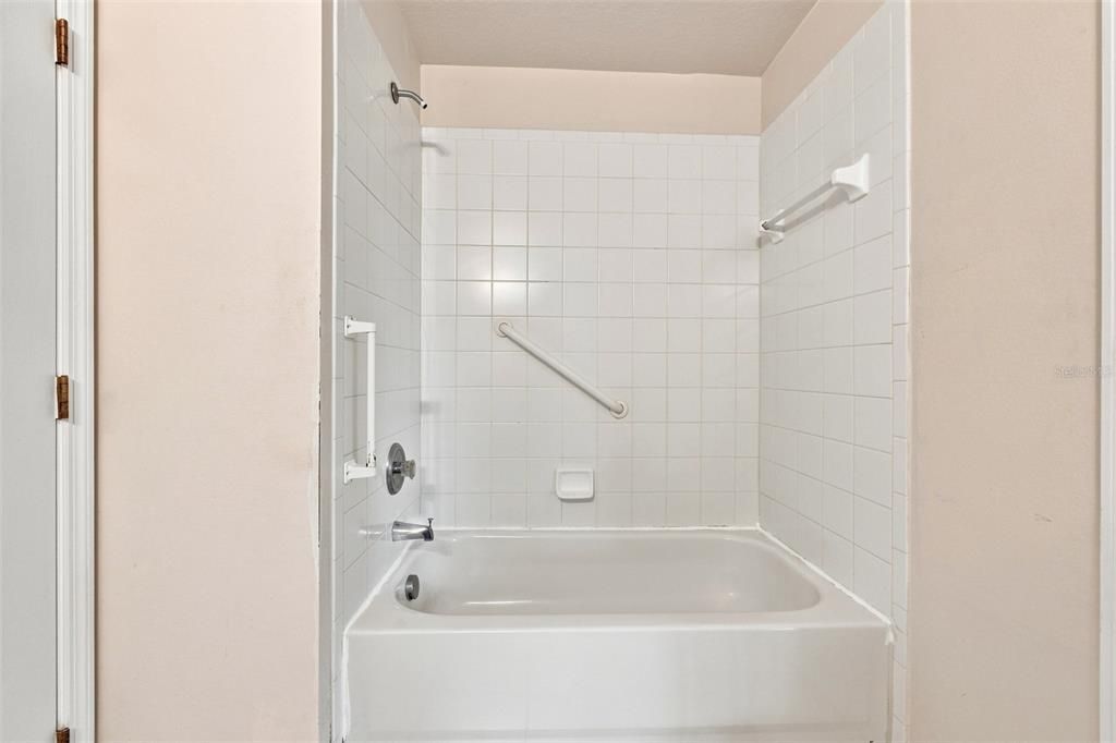 For Sale: $360,000 (4 beds, 2 baths, 2239 Square Feet)