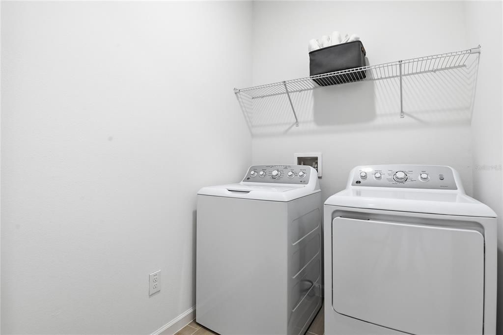 En Venta: $389,514 (4 camas, 3 baños, 2070 Pies cuadrados)