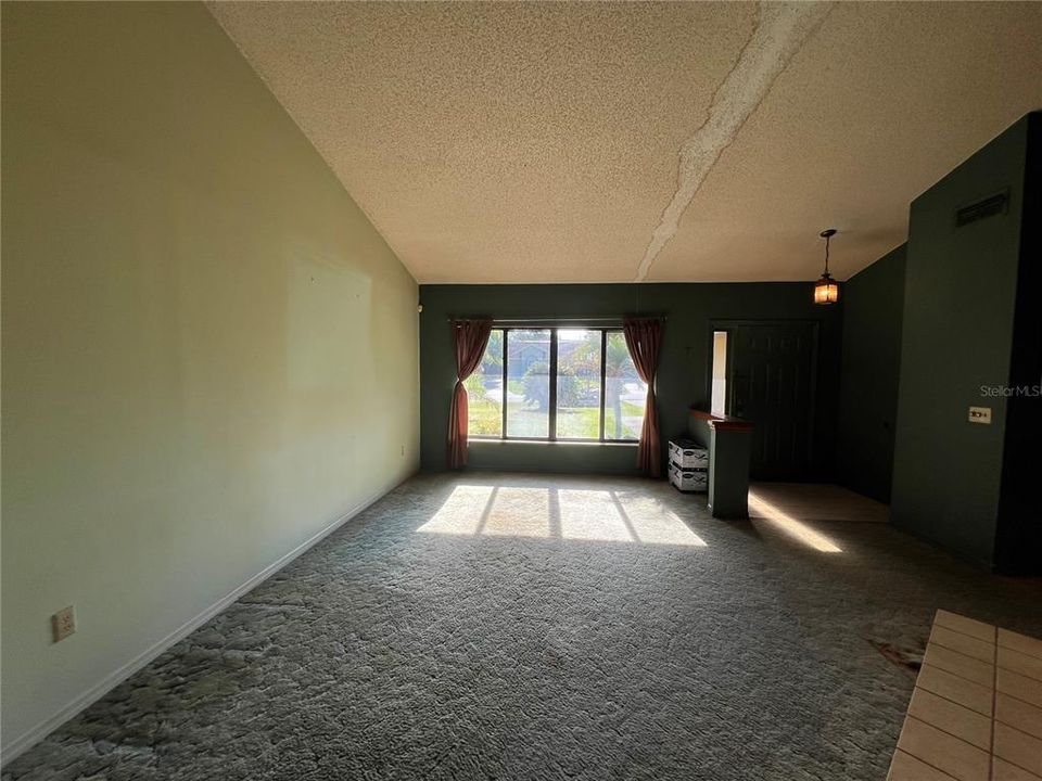En Venta: $245,000 (3 camas, 2 baños, 1876 Pies cuadrados)