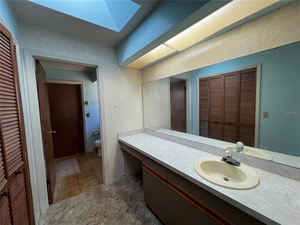 En Venta: $245,000 (3 camas, 2 baños, 1876 Pies cuadrados)