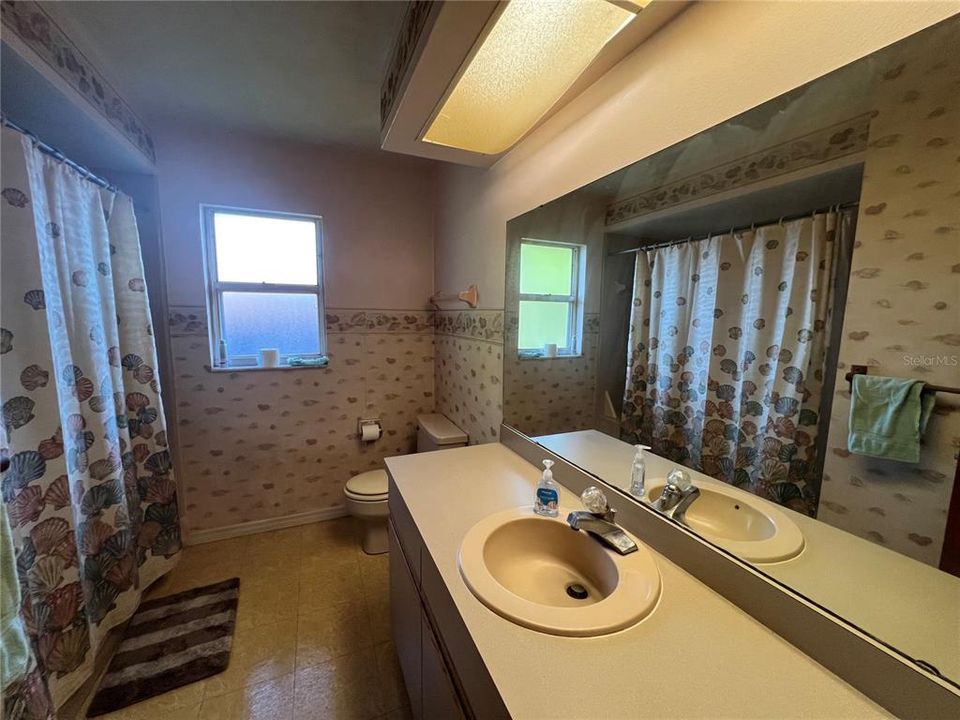 En Venta: $245,000 (3 camas, 2 baños, 1876 Pies cuadrados)