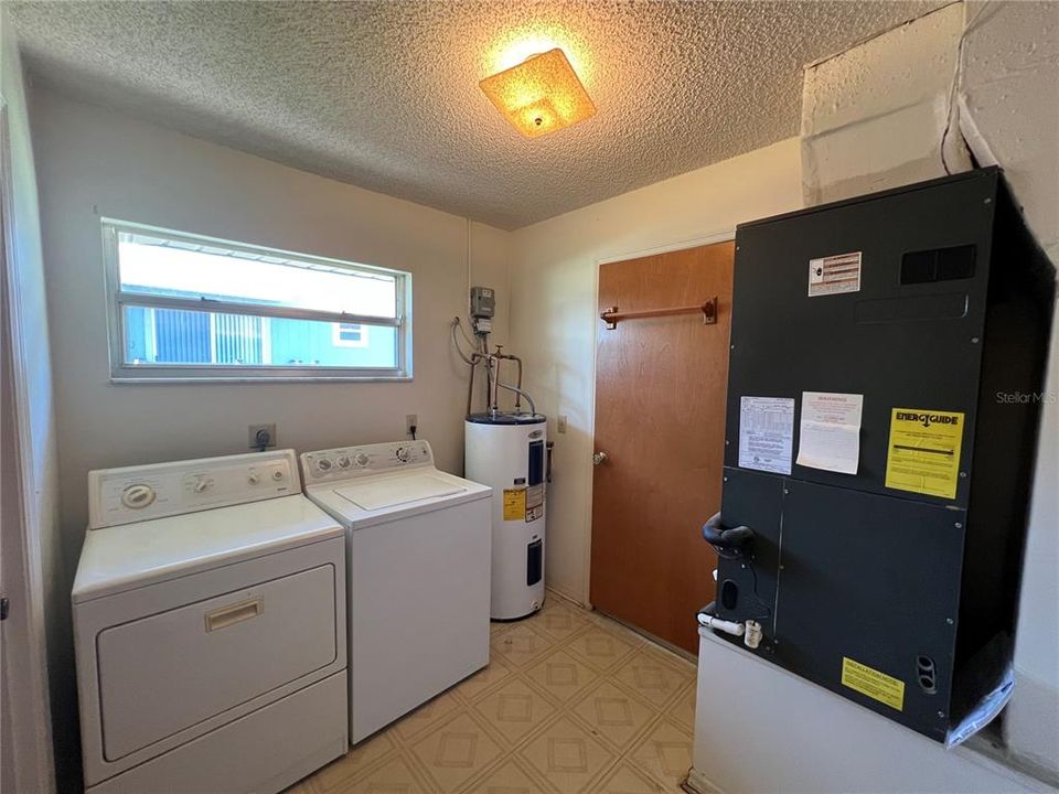 En Venta: $245,000 (3 camas, 2 baños, 1876 Pies cuadrados)