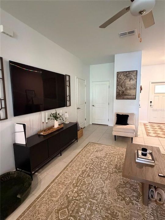For Rent: $2,200 (3 beds, 2 baths, 1634 Square Feet)