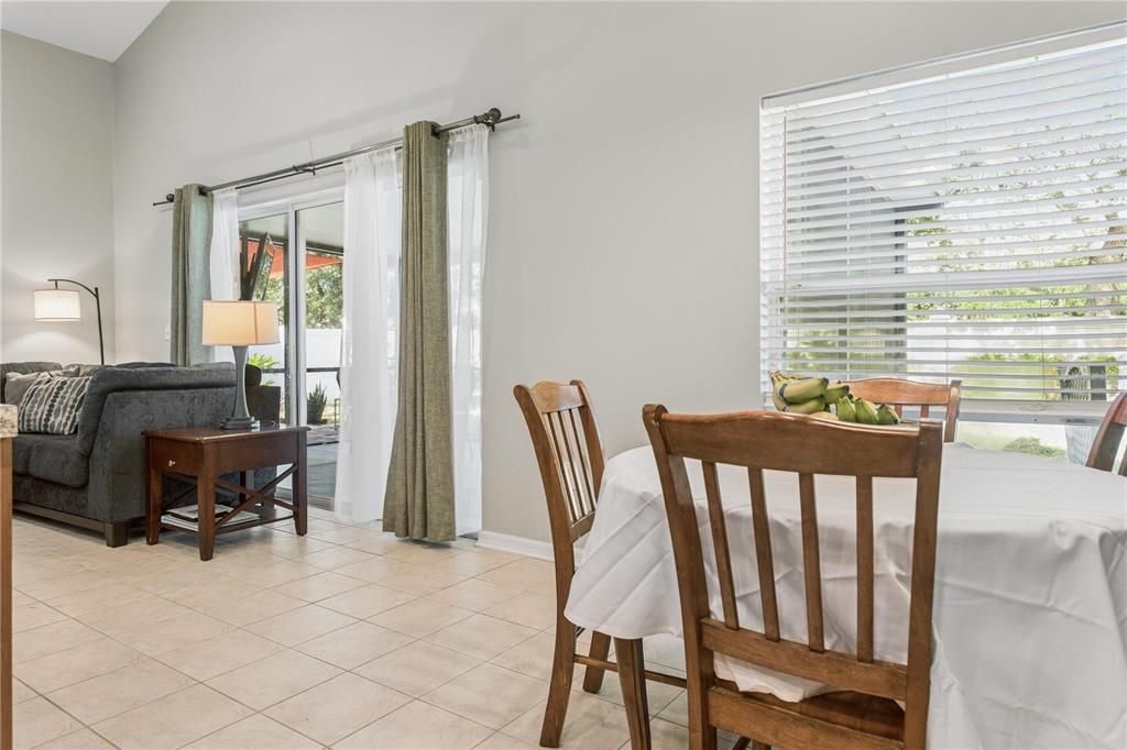 For Sale: $345,000 (3 beds, 2 baths, 1394 Square Feet)