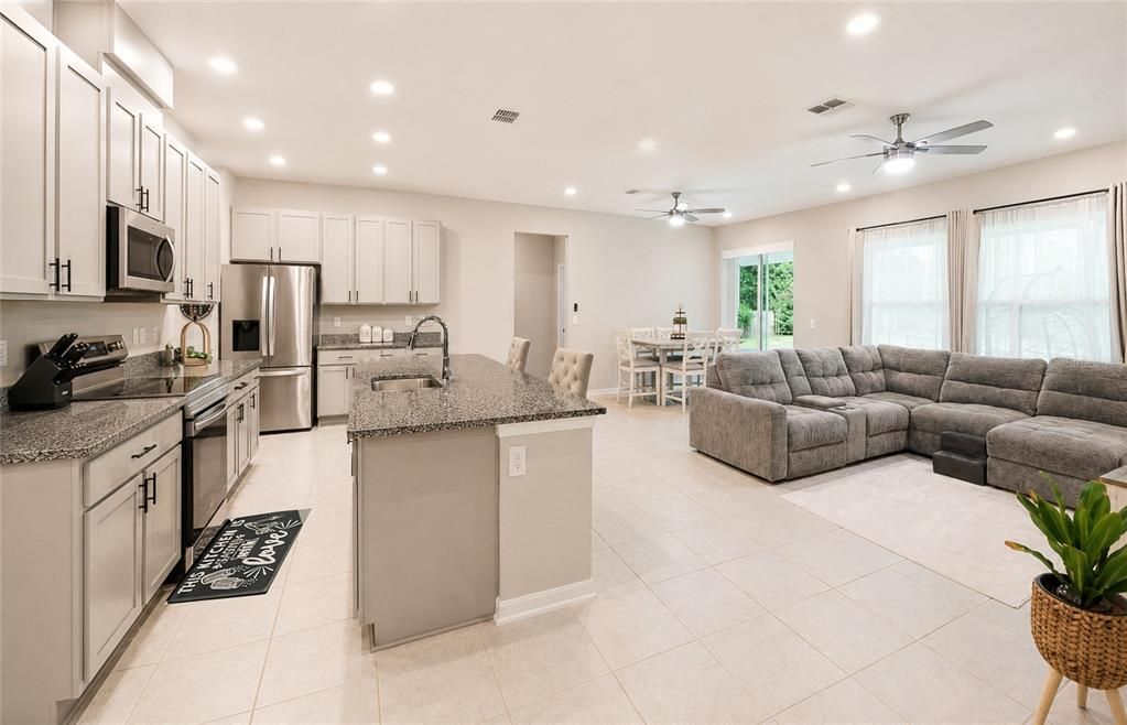 En Venta: $414,900 (5 camas, 3 baños, 2286 Pies cuadrados)