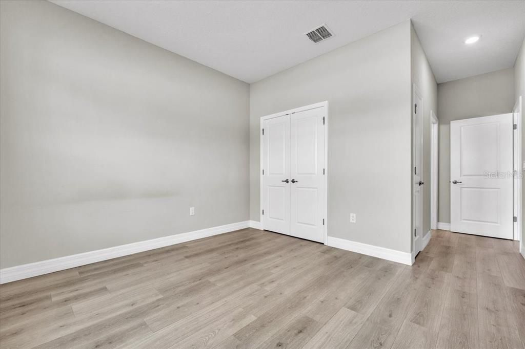 For Sale: $365,000 (4 beds, 3 baths, 2096 Square Feet)