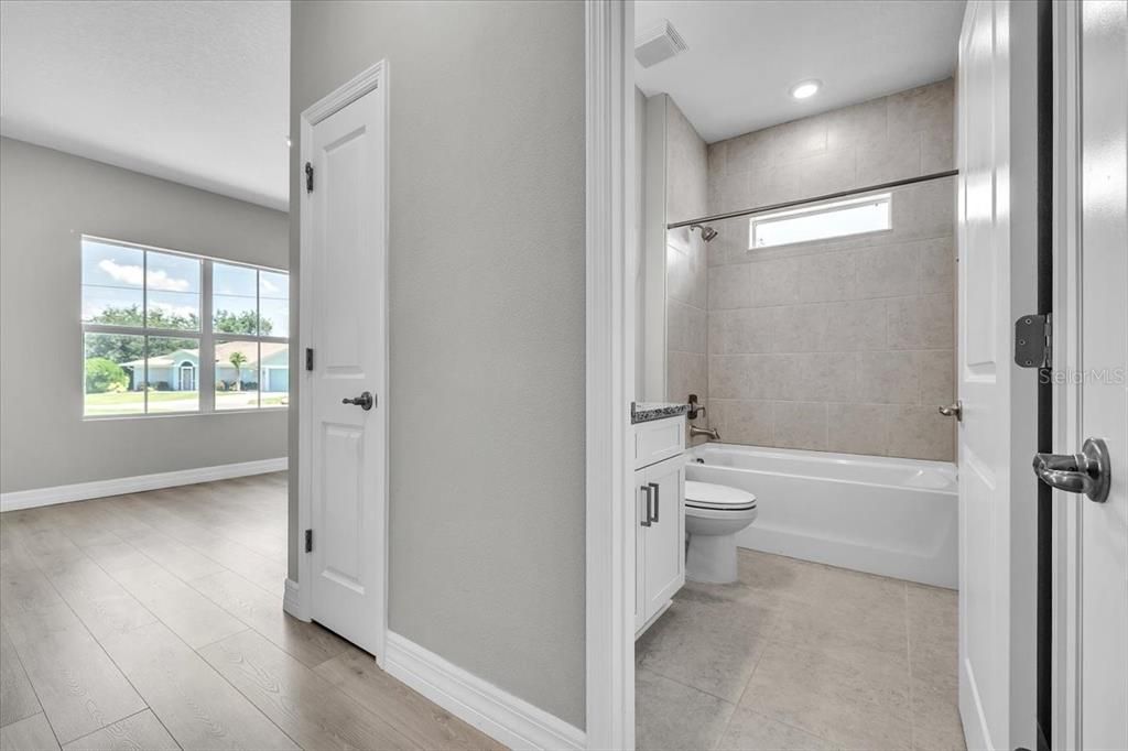 For Sale: $365,000 (4 beds, 3 baths, 2096 Square Feet)