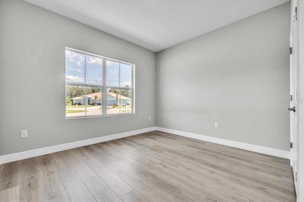 For Sale: $365,000 (4 beds, 3 baths, 2096 Square Feet)