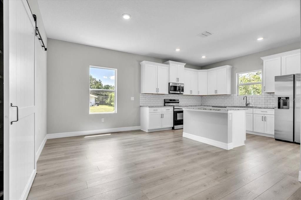 For Sale: $365,000 (4 beds, 3 baths, 2096 Square Feet)