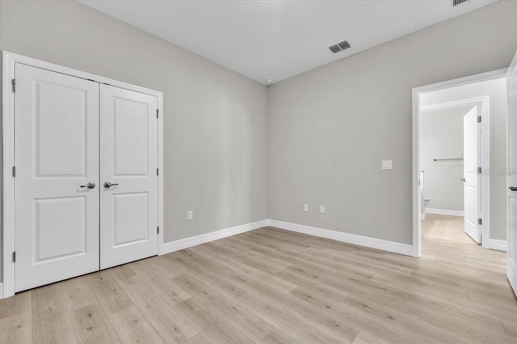 For Sale: $365,000 (4 beds, 3 baths, 2096 Square Feet)