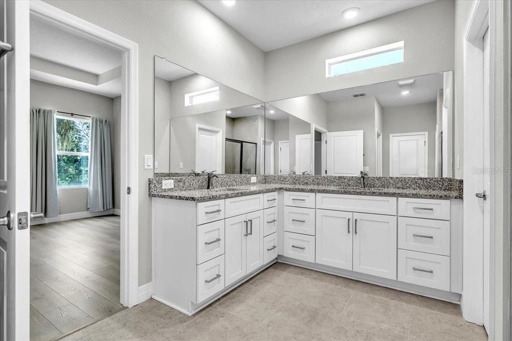 For Sale: $365,000 (4 beds, 3 baths, 2096 Square Feet)