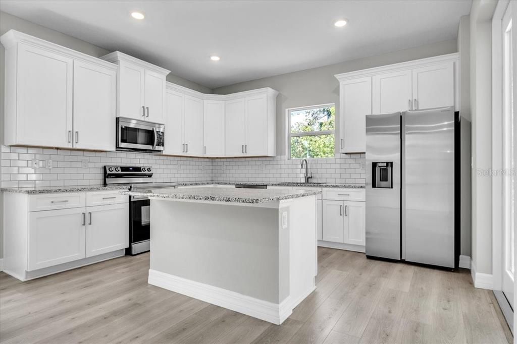 For Sale: $365,000 (4 beds, 3 baths, 2096 Square Feet)