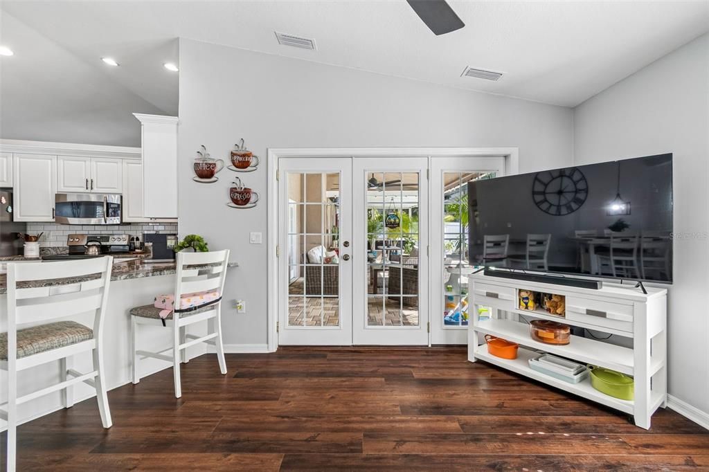 For Sale: $450,000 (3 beds, 2 baths, 1756 Square Feet)
