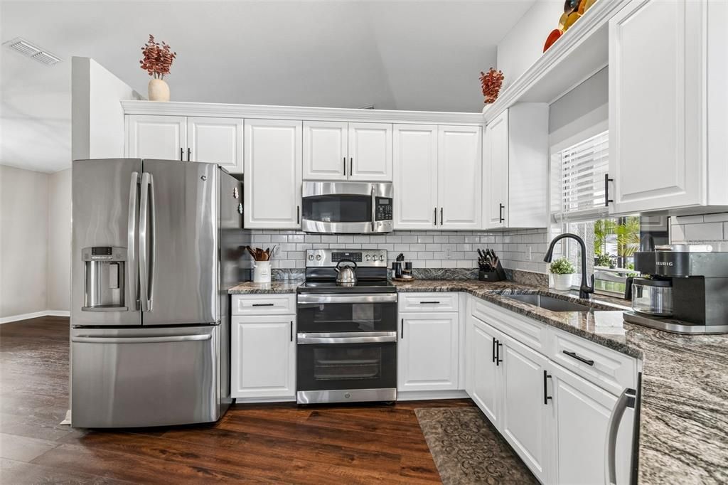 For Sale: $450,000 (3 beds, 2 baths, 1756 Square Feet)