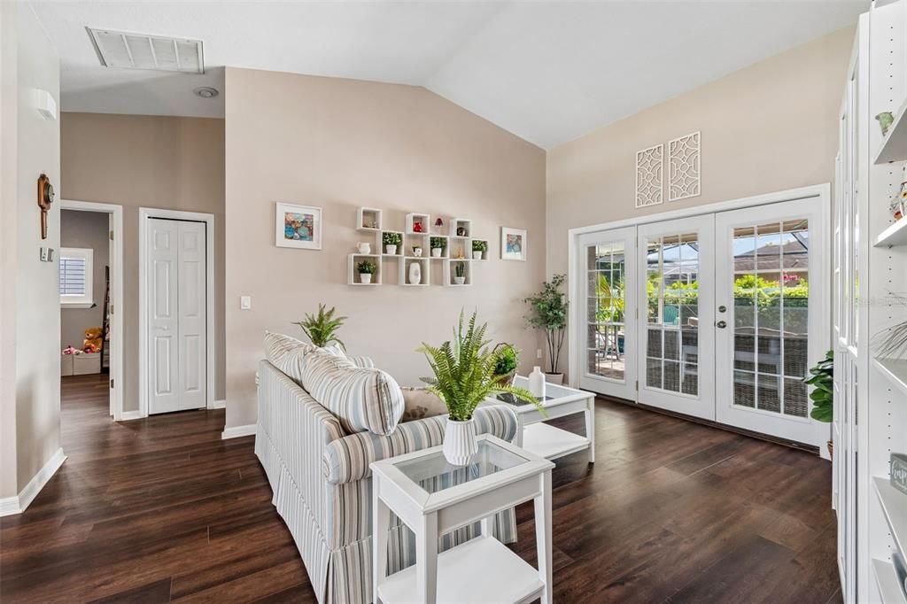 For Sale: $450,000 (3 beds, 2 baths, 1756 Square Feet)