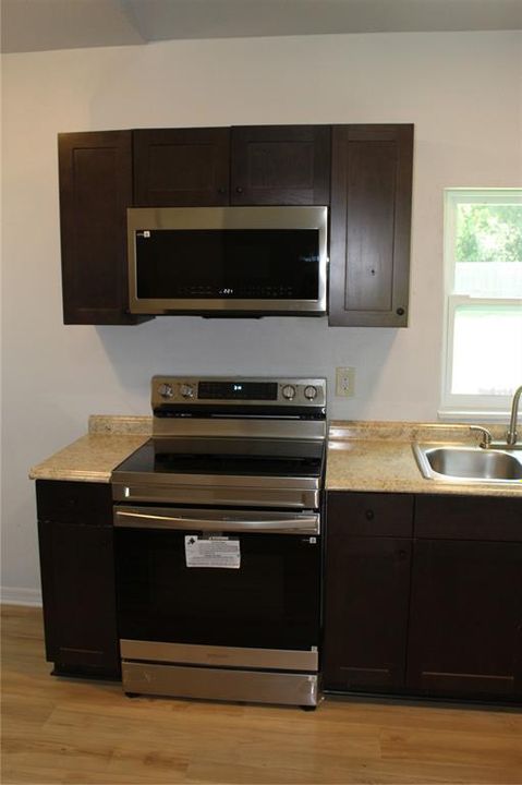 For Rent: $1,895 (3 beds, 2 baths, 1248 Square Feet)