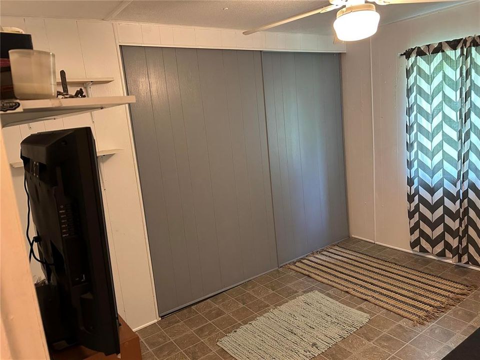На продажу: $157,000 (2 спален, 1 ванн, 1032 Квадратных фут)