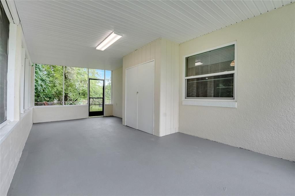 For Rent: $2,300 (3 beds, 2 baths, 1385 Square Feet)