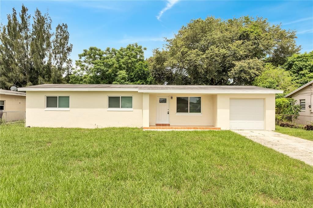 For Rent: $2,300 (3 beds, 2 baths, 1385 Square Feet)