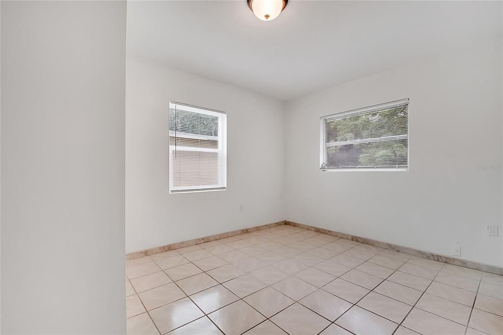 For Rent: $2,300 (3 beds, 2 baths, 1385 Square Feet)