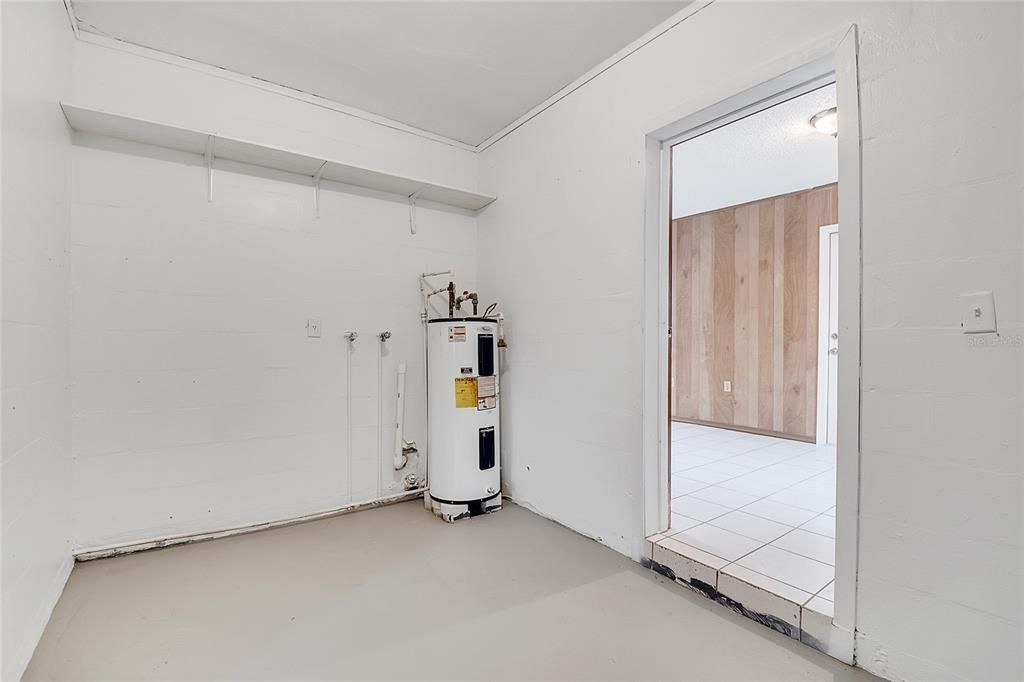For Rent: $2,300 (3 beds, 2 baths, 1385 Square Feet)