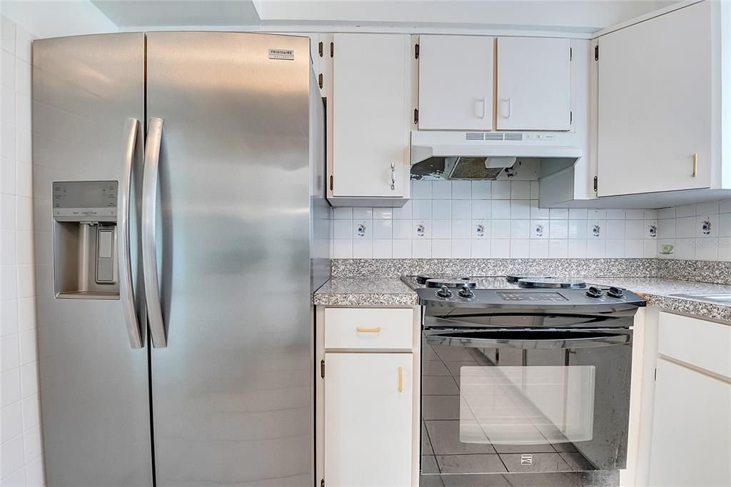 For Rent: $2,300 (3 beds, 2 baths, 1385 Square Feet)