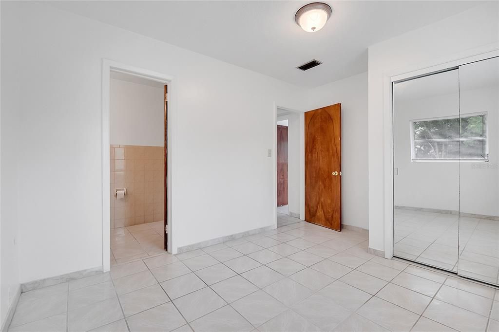For Rent: $2,300 (3 beds, 2 baths, 1385 Square Feet)