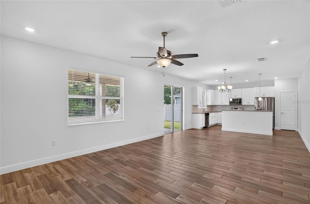 For Rent: $3,100 (5 beds, 3 baths, 2672 Square Feet)