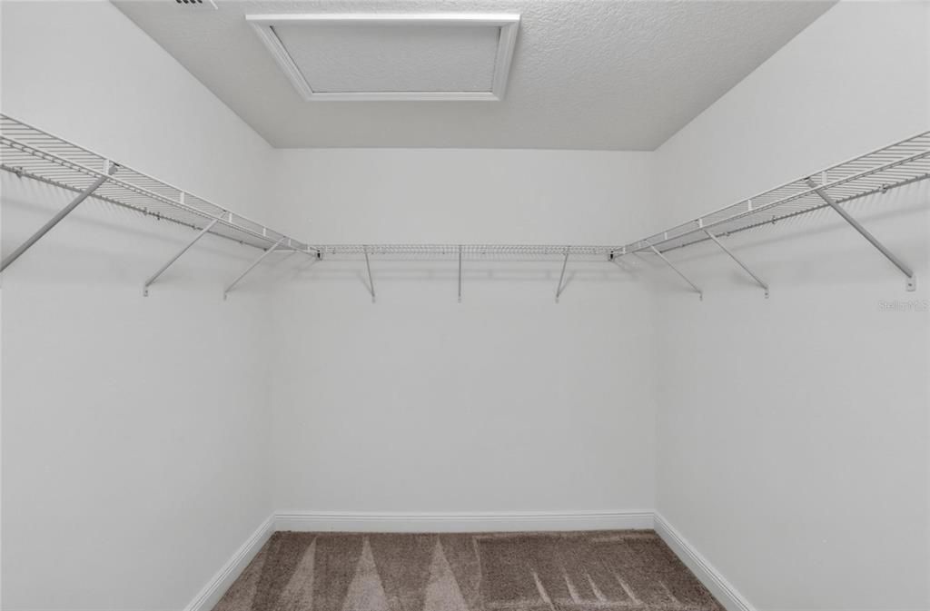 For Rent: $3,100 (5 beds, 3 baths, 2672 Square Feet)