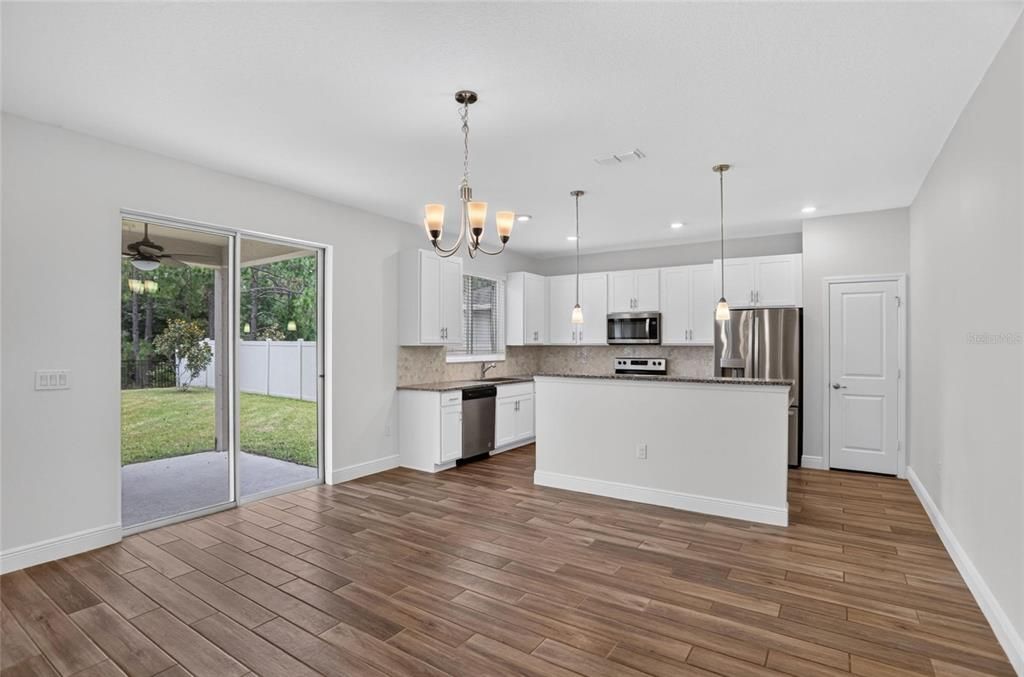 For Rent: $3,100 (5 beds, 3 baths, 2672 Square Feet)