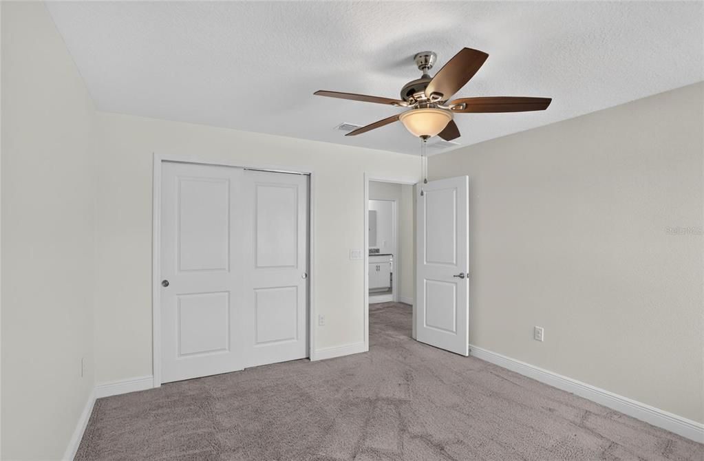 For Rent: $3,100 (5 beds, 3 baths, 2672 Square Feet)