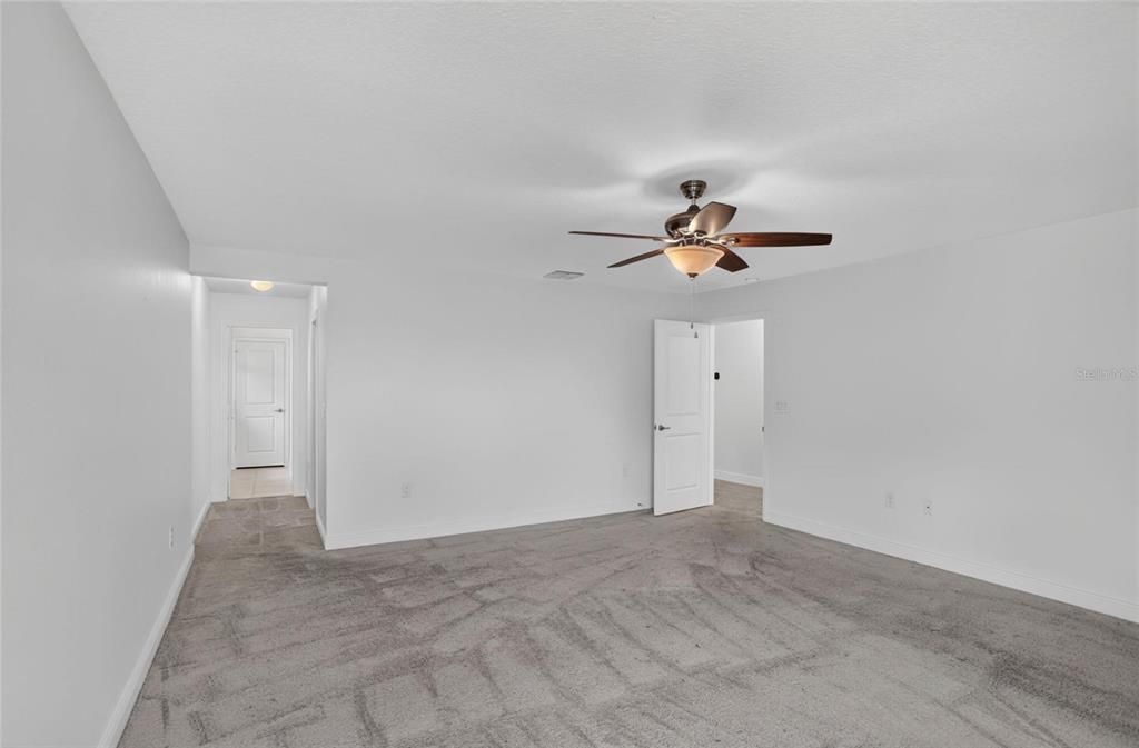 For Rent: $3,100 (5 beds, 3 baths, 2672 Square Feet)