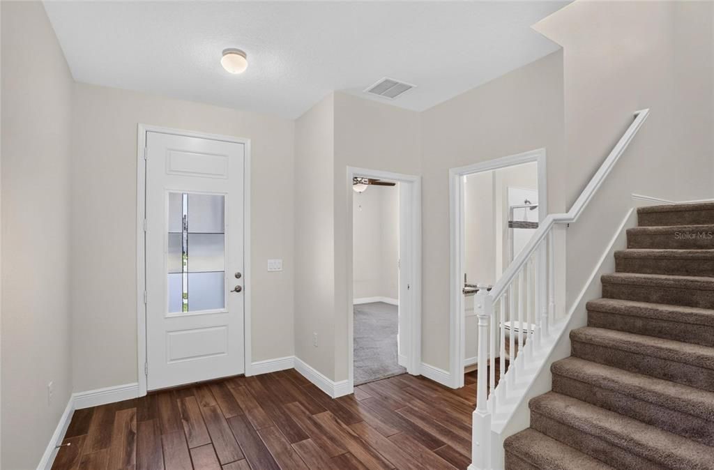 For Rent: $3,100 (5 beds, 3 baths, 2672 Square Feet)