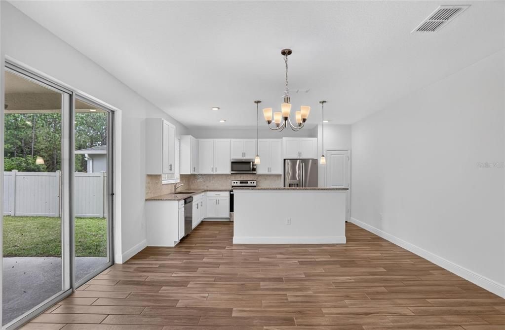 For Rent: $3,100 (5 beds, 3 baths, 2672 Square Feet)