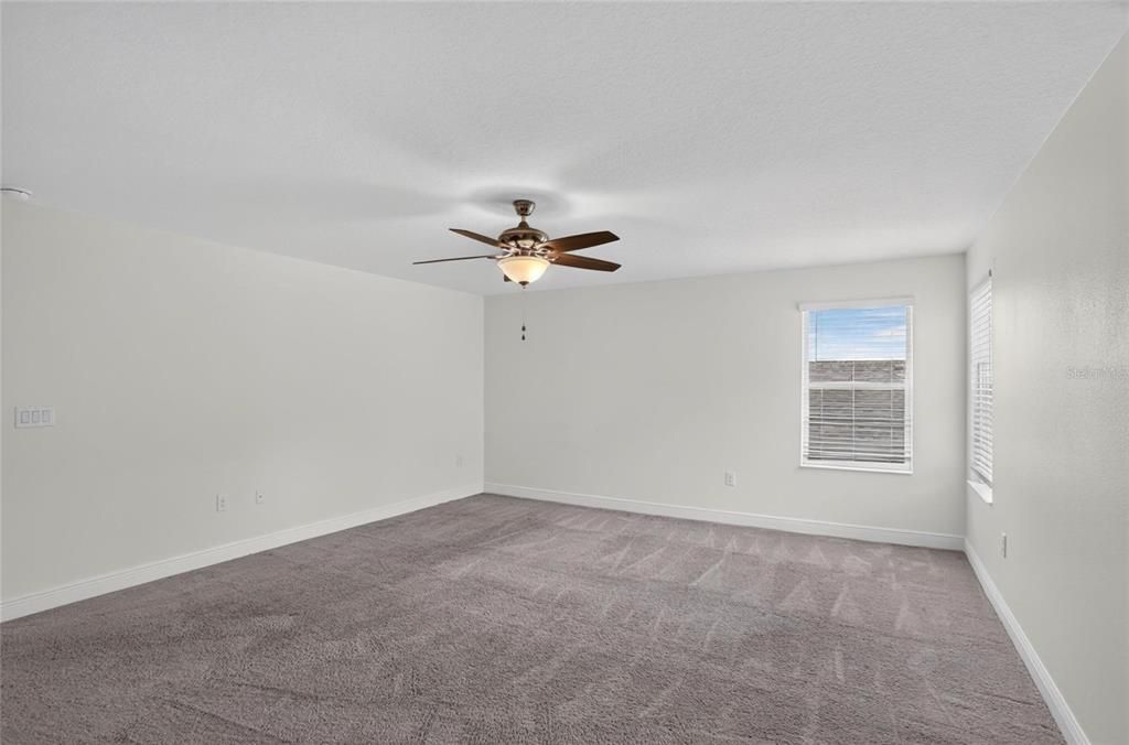 For Rent: $3,100 (5 beds, 3 baths, 2672 Square Feet)