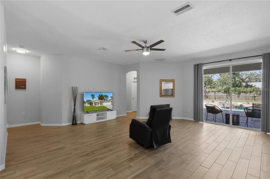 For Sale: $485,000 (4 beds, 2 baths, 2236 Square Feet)