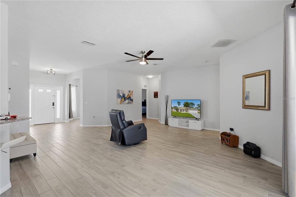 For Sale: $485,000 (4 beds, 2 baths, 2236 Square Feet)