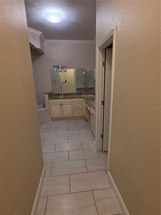 Activo con contrato: $699,900 (5 camas, 3 baños, 3578 Pies cuadrados)