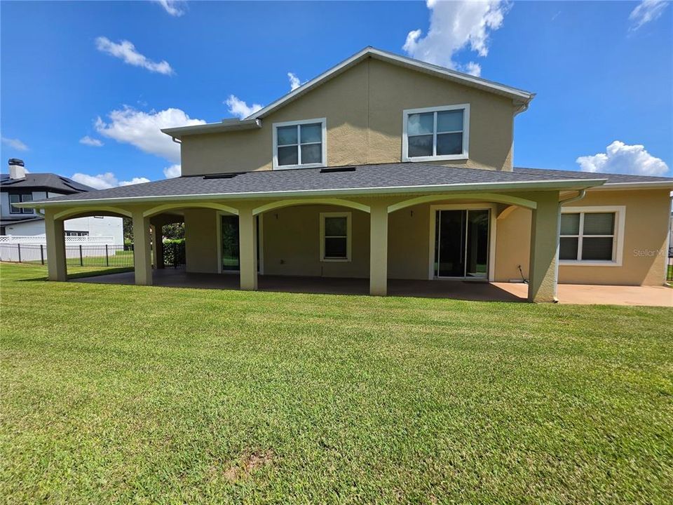 Activo con contrato: $699,900 (5 camas, 3 baños, 3578 Pies cuadrados)