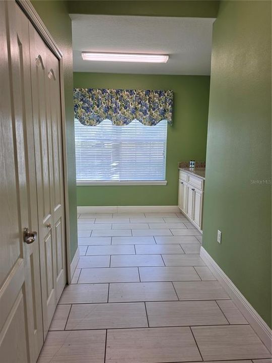 Activo con contrato: $699,900 (5 camas, 3 baños, 3578 Pies cuadrados)